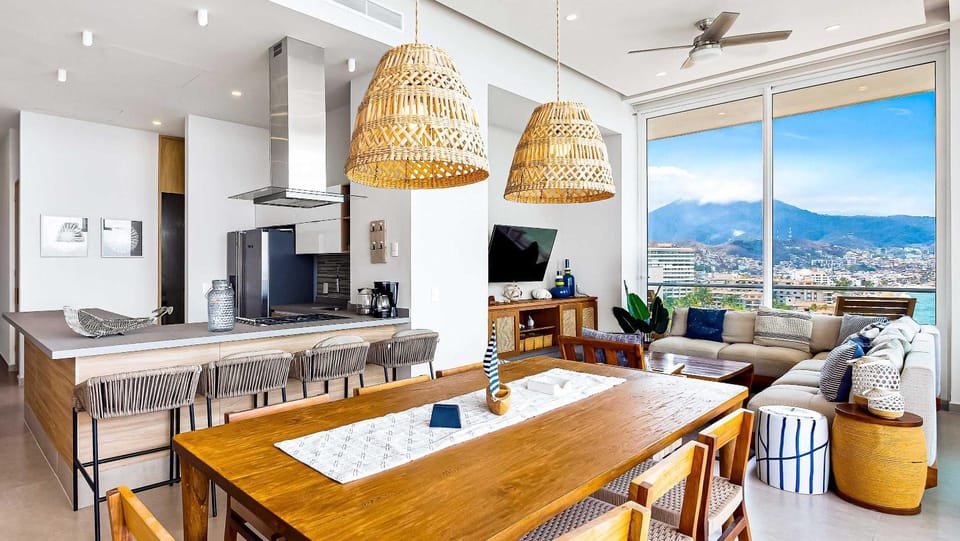 Natural landscape, TV and multimedia, Kitchen or kitchenette, Living room, Seating area