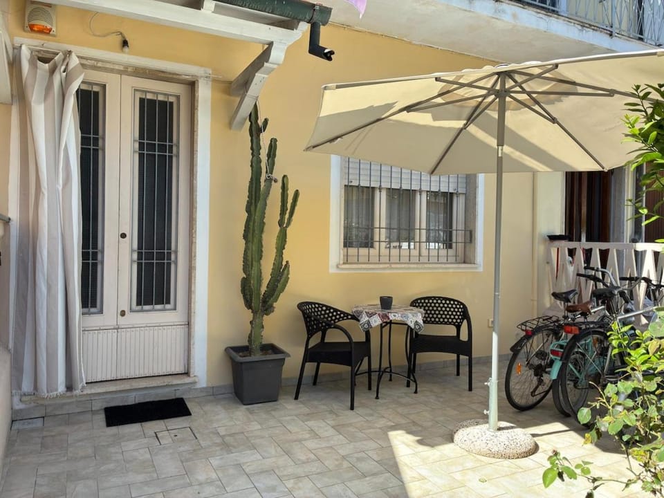 Property building, Garden, Cycling