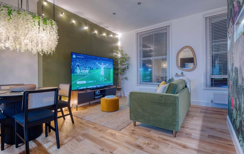 Game Room, Other