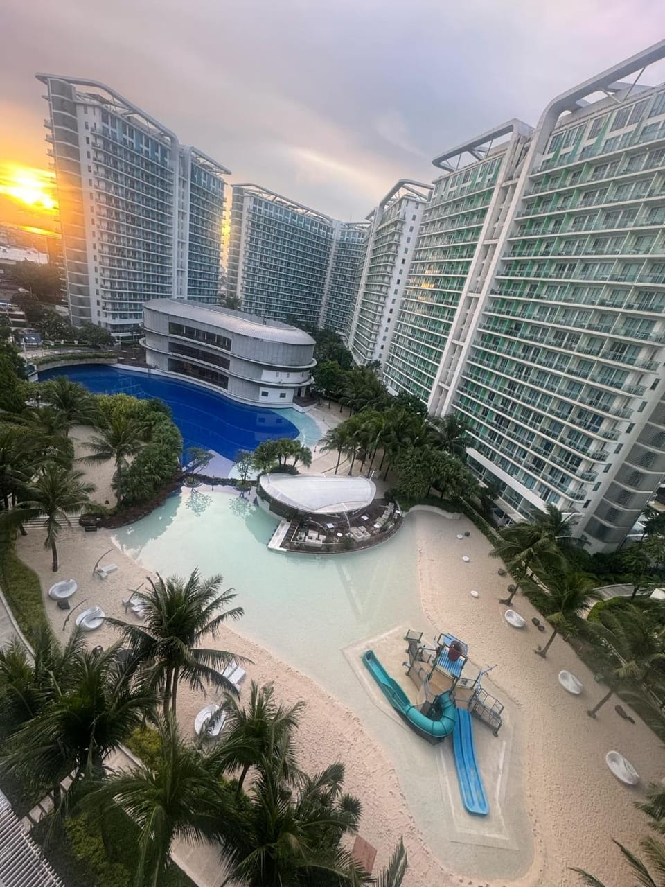 Apple Paris Azure Staycation Apartment hotel in Paranaque