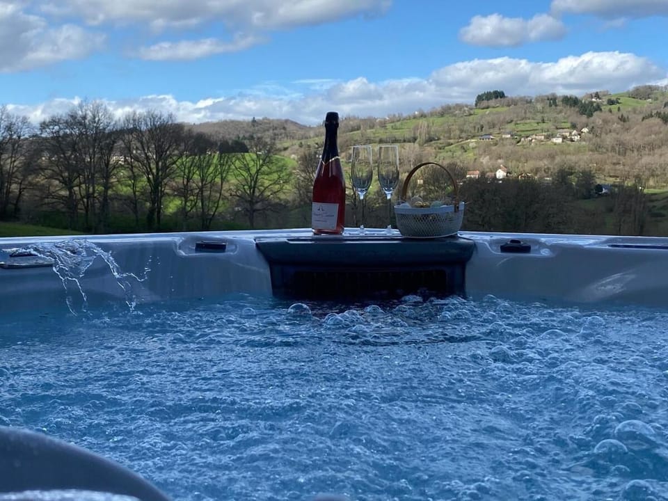Hot Tub, Spa and wellness centre/facilities