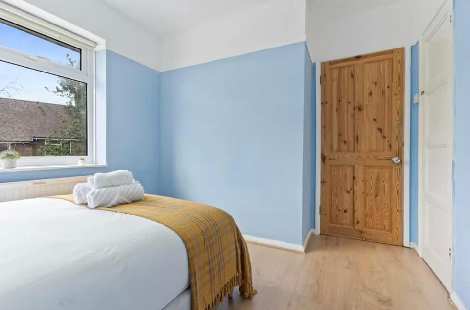 5 Bedroom House for Corporates, Workers, Business House in Aylesbury