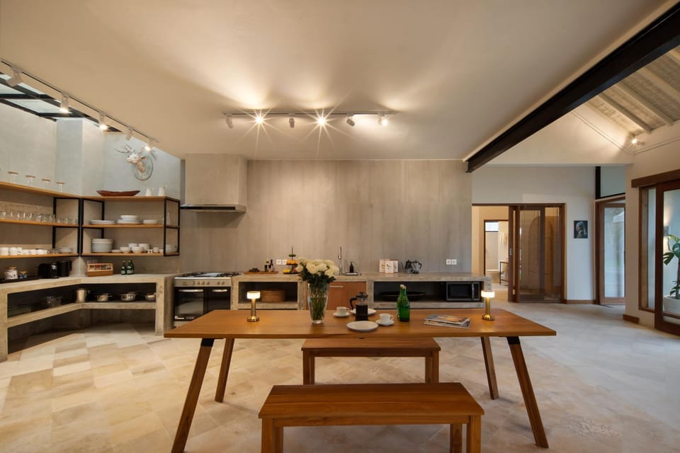 Kitchen or kitchenette, Living room, Dining area