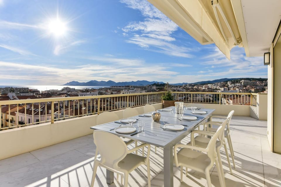 Day, View (from property/room), Balcony/Terrace, Dining area, Sea view