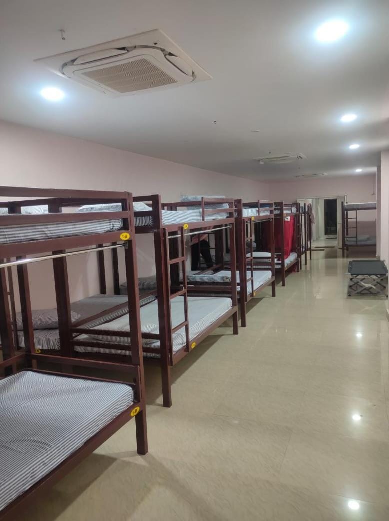 Bed, Photo of the whole room, Bedroom, bunk bed, air conditioner