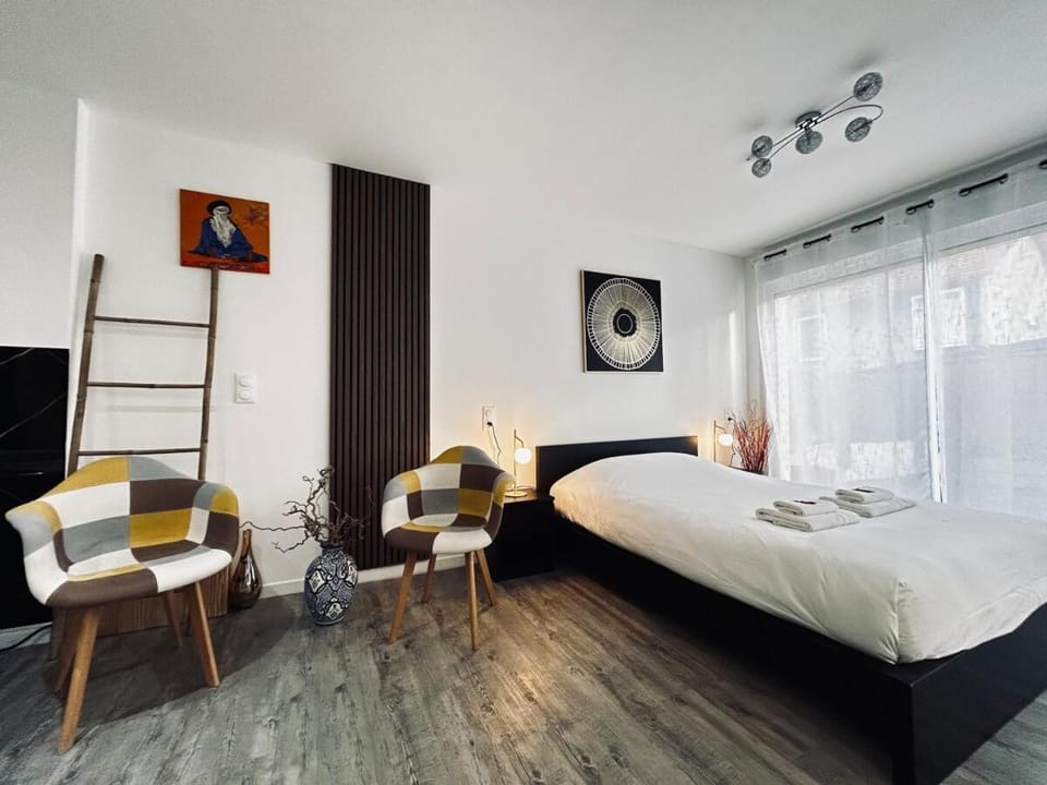 La détente marocaine studio jacuzzi et terrasse Apartment in Reims