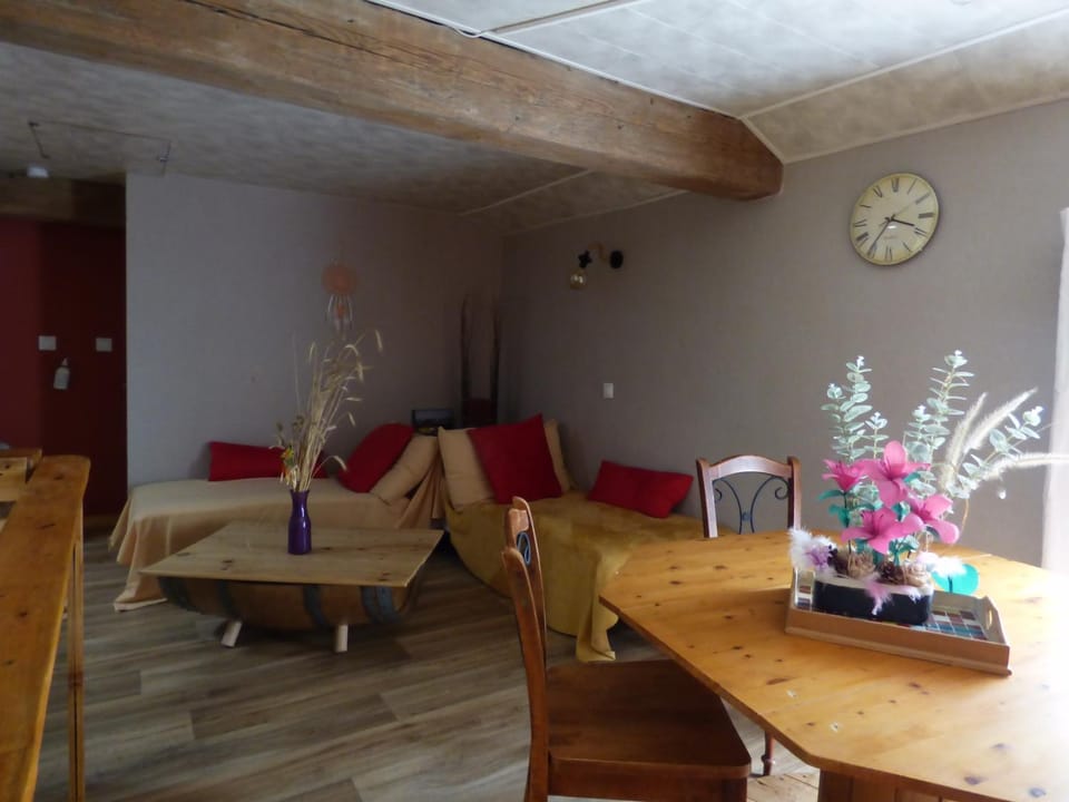Communal lounge/ TV room, Seating area, Dining area