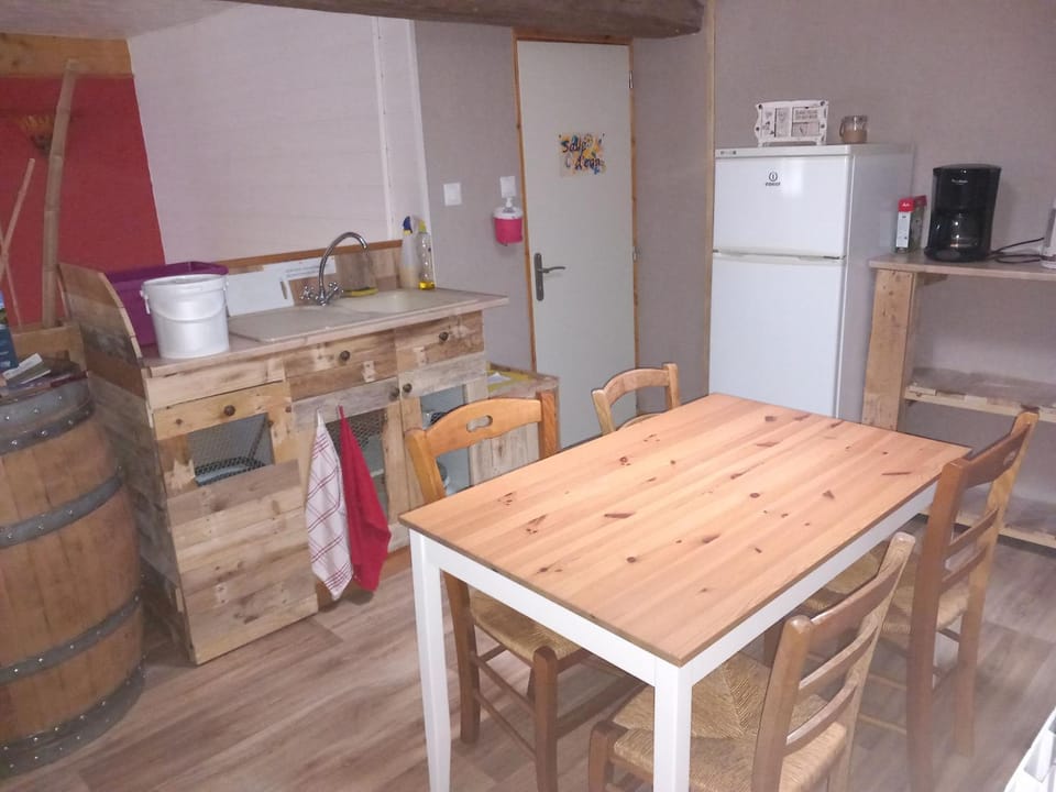 Communal lounge/ TV room, Dining area