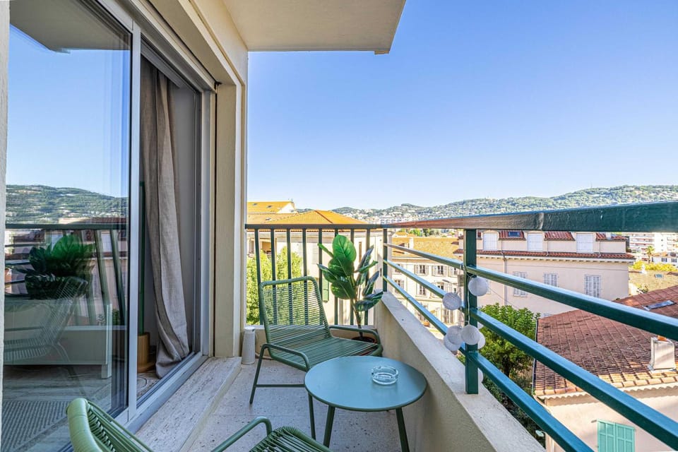 Bird's eye view, View (from property/room), Balcony/Terrace, Seating area, City view