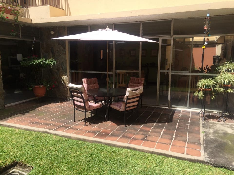 Hostal Los Lagos Inn Bed and Breakfast in Guatemala City