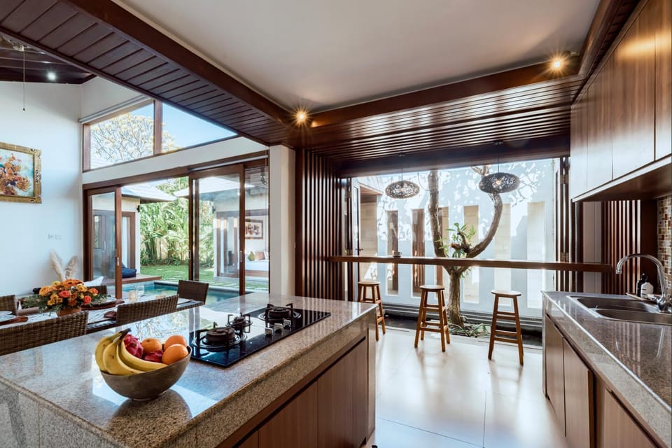 Coffee/tea facilities, Kitchen or kitchenette, Dining area