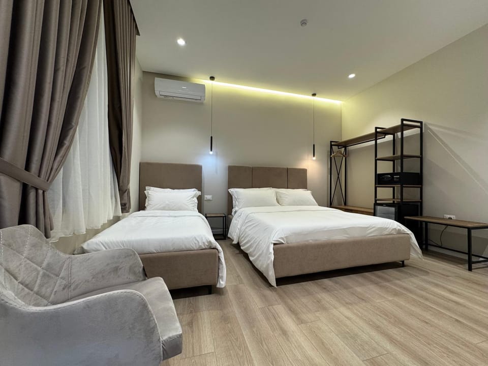 Bed, Photo of the whole room, Bedroom, air conditioner