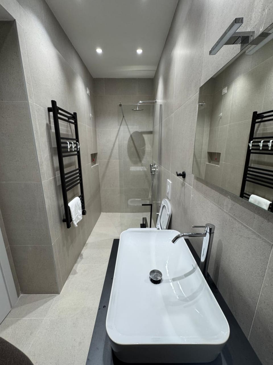 Shower, Bathroom, towels