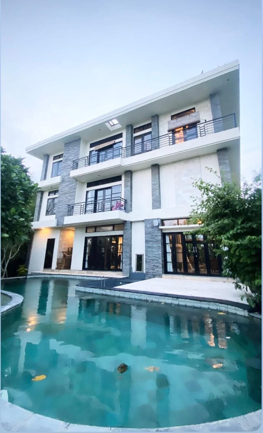Property building, Patio, Day, Garden, View (from property/room), Balcony/Terrace, Pool view, Swimming pool
