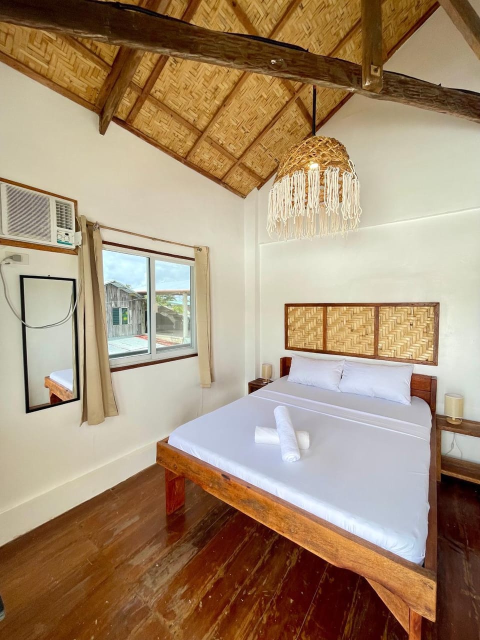 Sun & Surf Hostel - STARLINK Hostel in Siargao Island