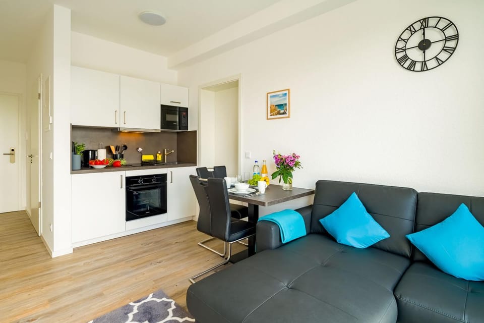 Kitchen or kitchenette, Living room