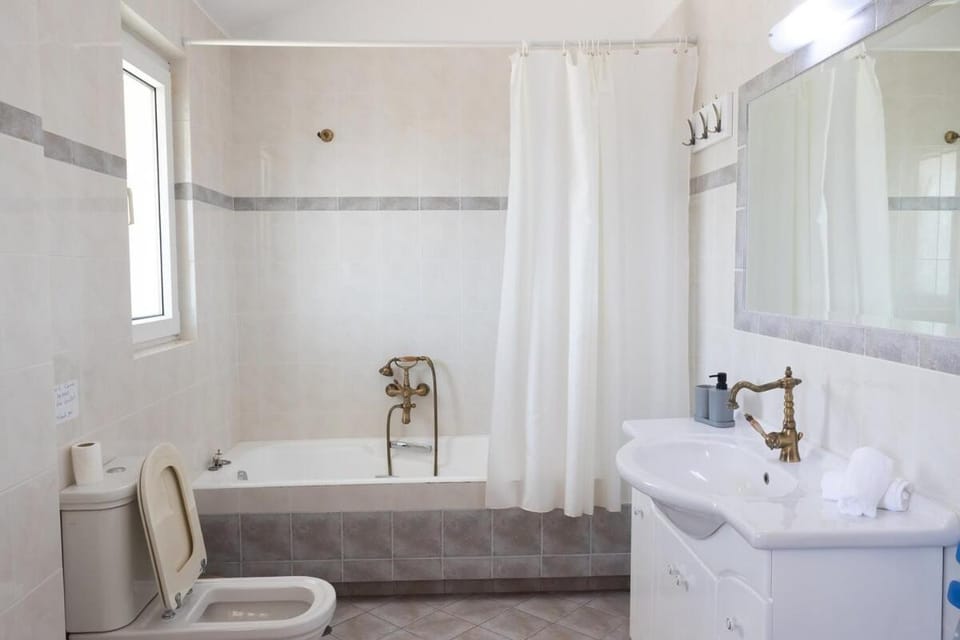 Toilet, Bathroom, Bath, towels