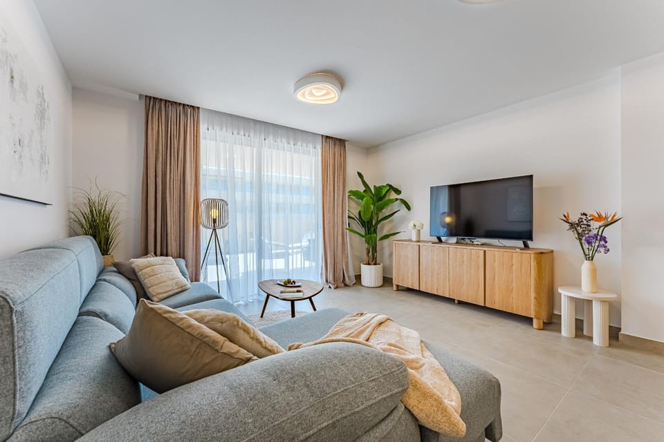 Oceanfront Oasis - Stunning beach view apartment Apartment in Abona