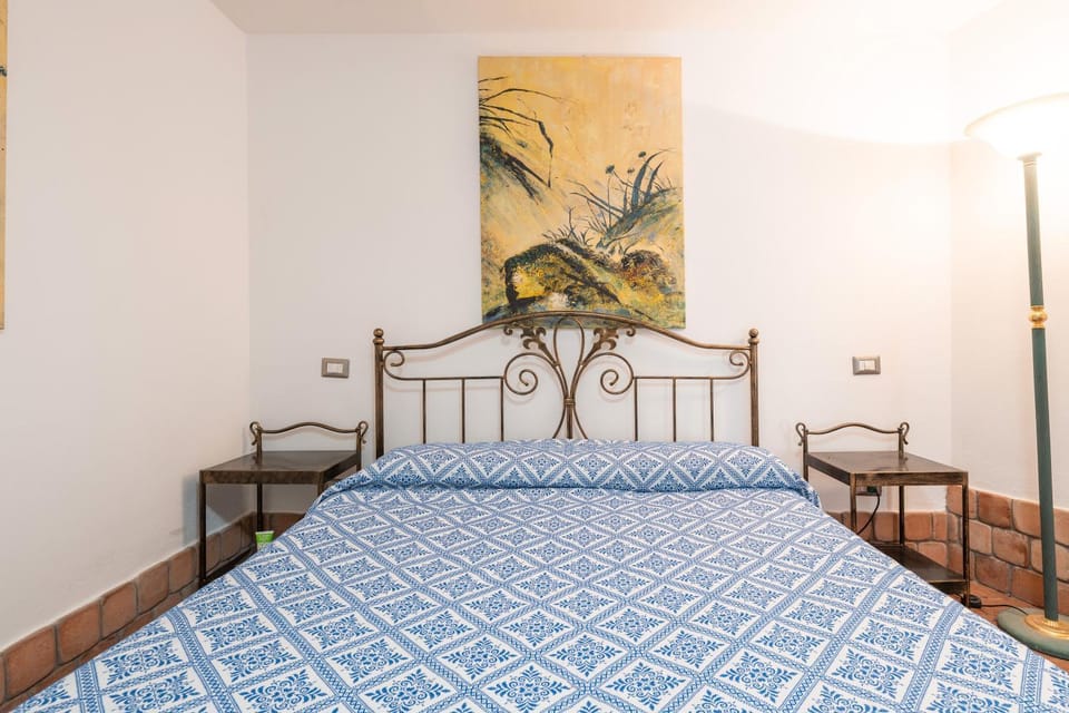 Property building, Living room, Bedroom