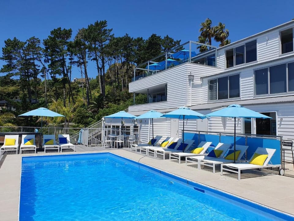 Pool view, Swimming pool, sunbed