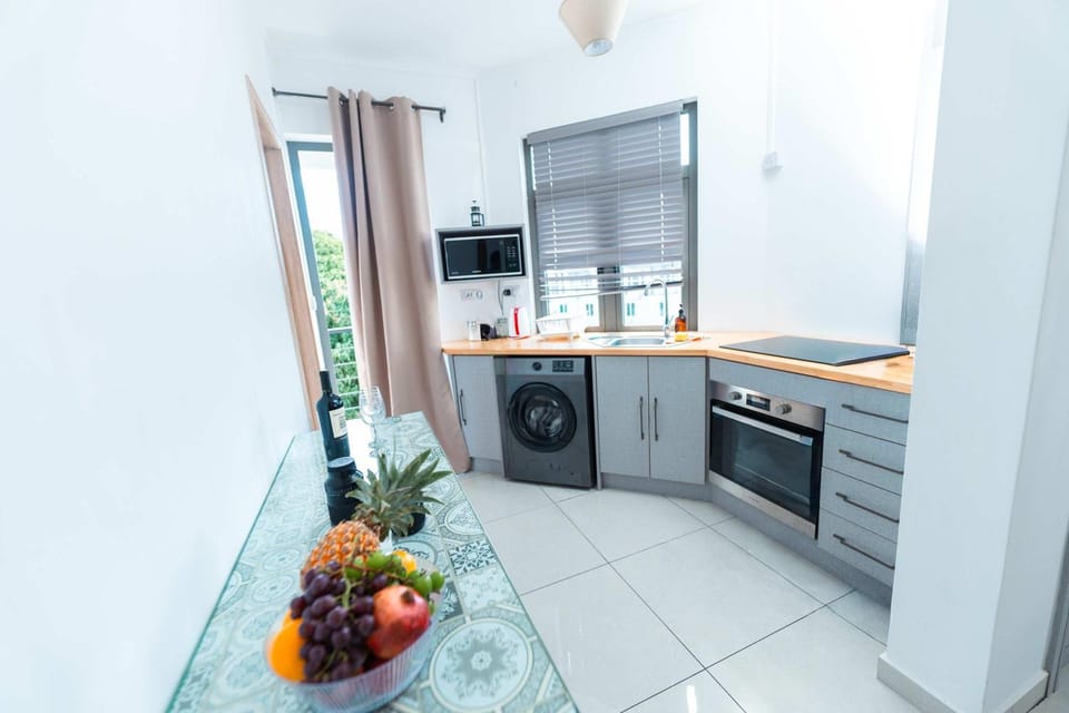 Modern Apt with Pool, Gym & Dedicated Office - GBHC6 Apartment in Grand Baie