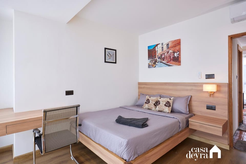 Photo of the whole room, Bedroom