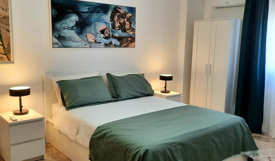 Bed, Photo of the whole room, Bedroom, air conditioner