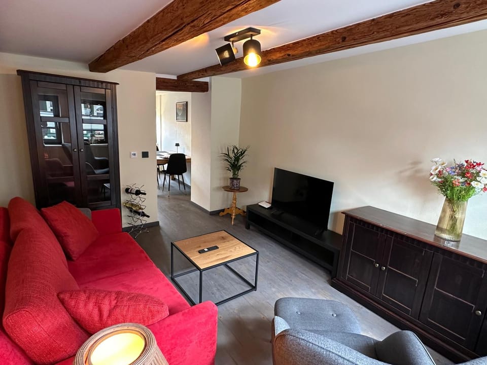 TV and multimedia, Living room, Photo of the whole room, Seating area