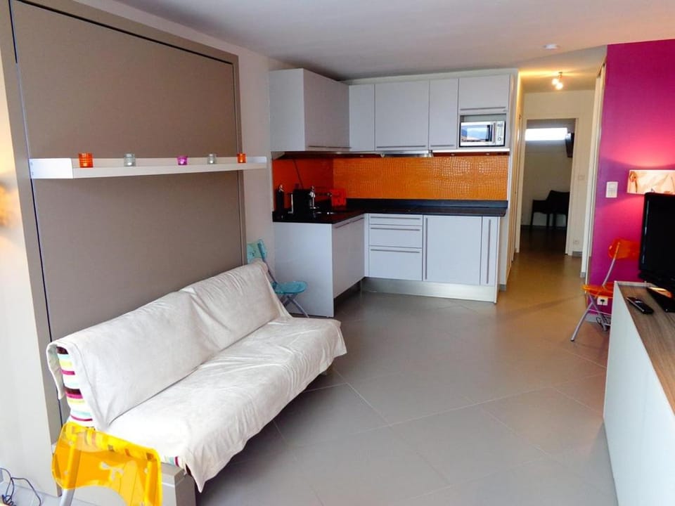 Kitchen or kitchenette, Living room, Photo of the whole room