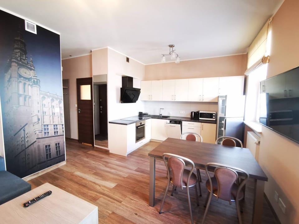 Kitchen or kitchenette, Living room, Seating area, Dining area, oven