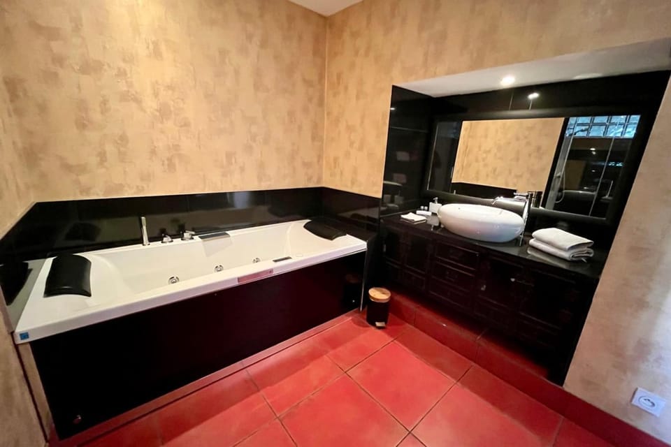 Bathroom, Bath
