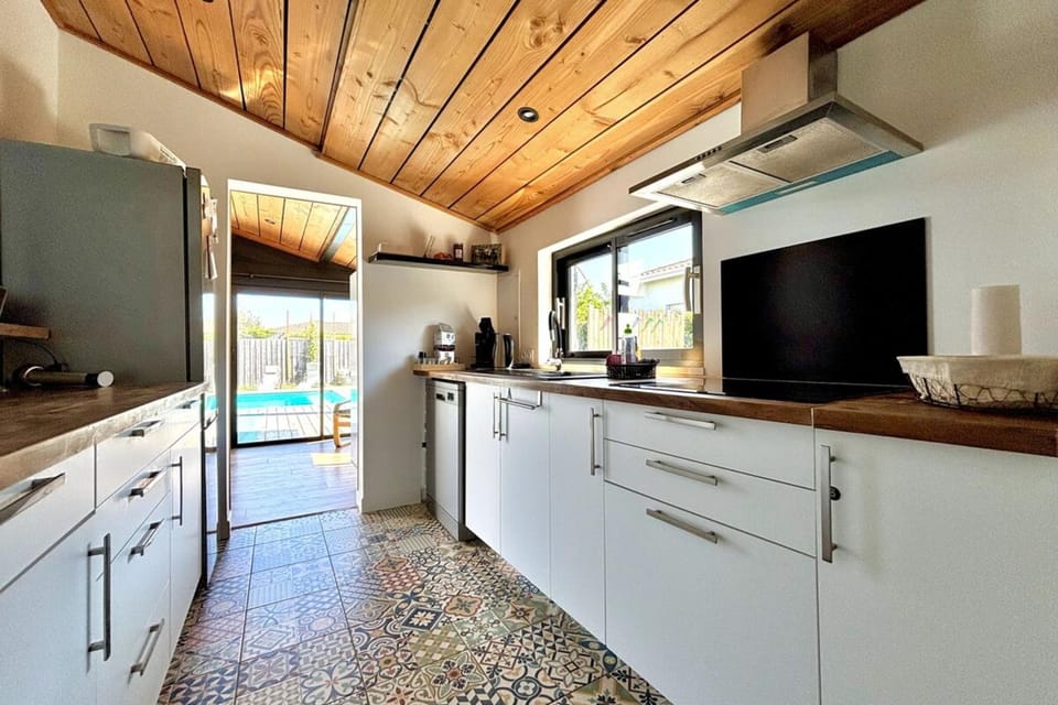 Air-conditioned house with swimming pool Villa in Gujan-Mestras