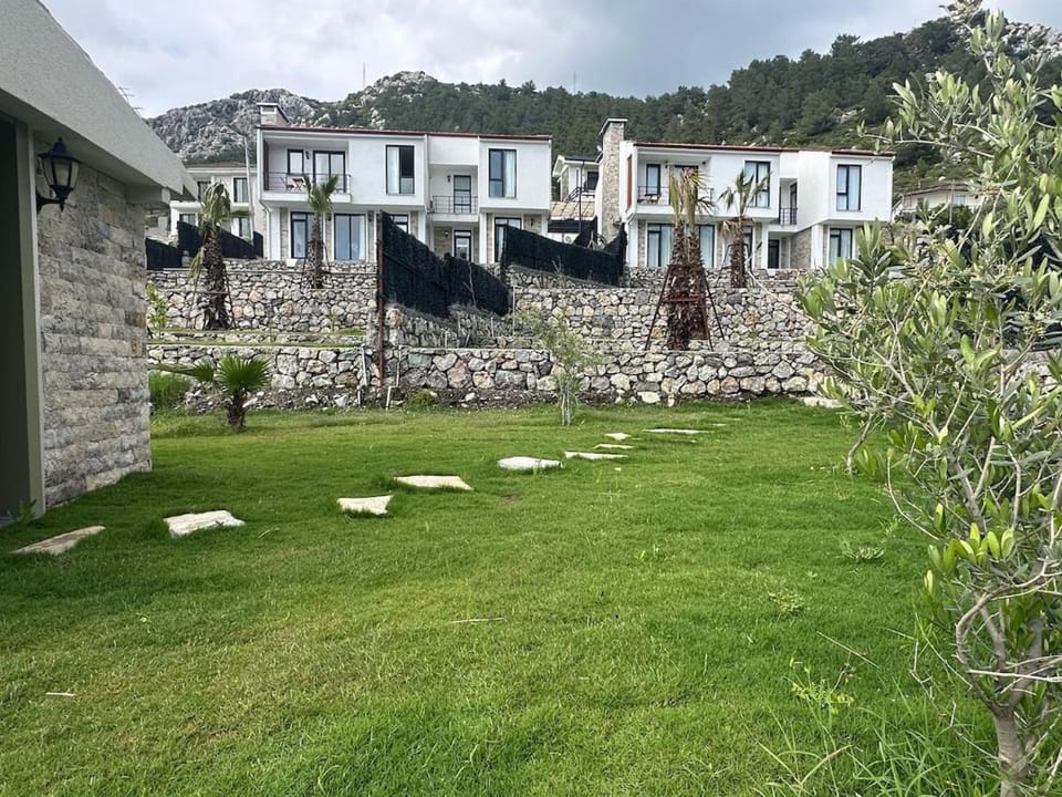 Property building, Garden, Garden