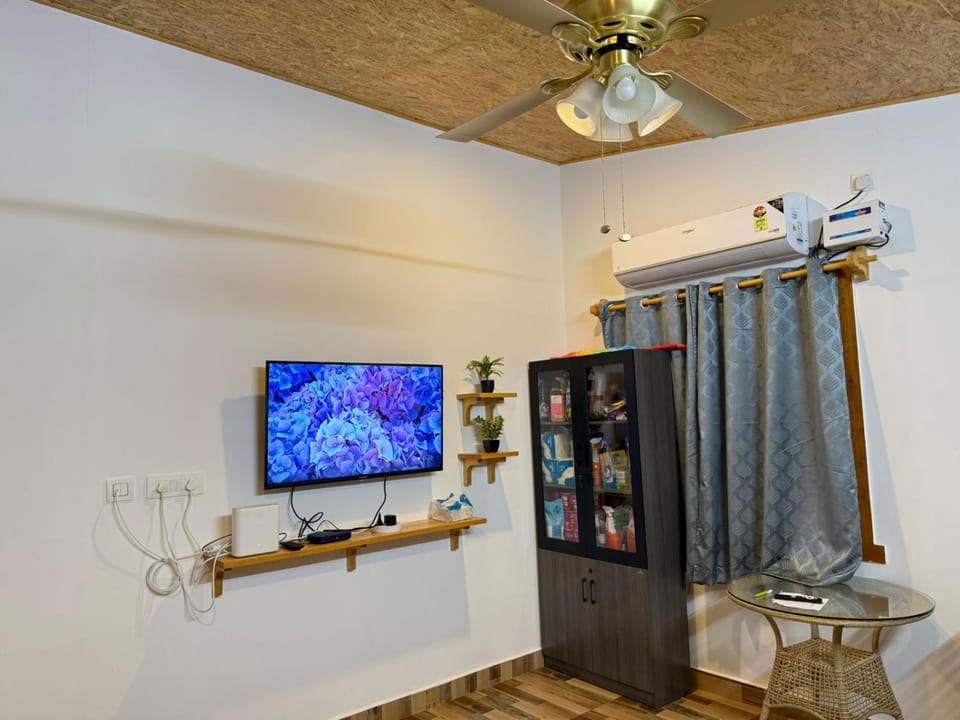 TV and multimedia, Living room, wardrobe