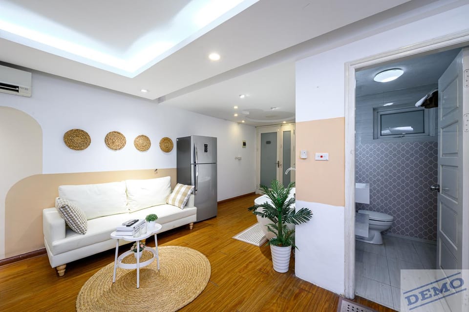 Toilet, Bathroom, Seating area