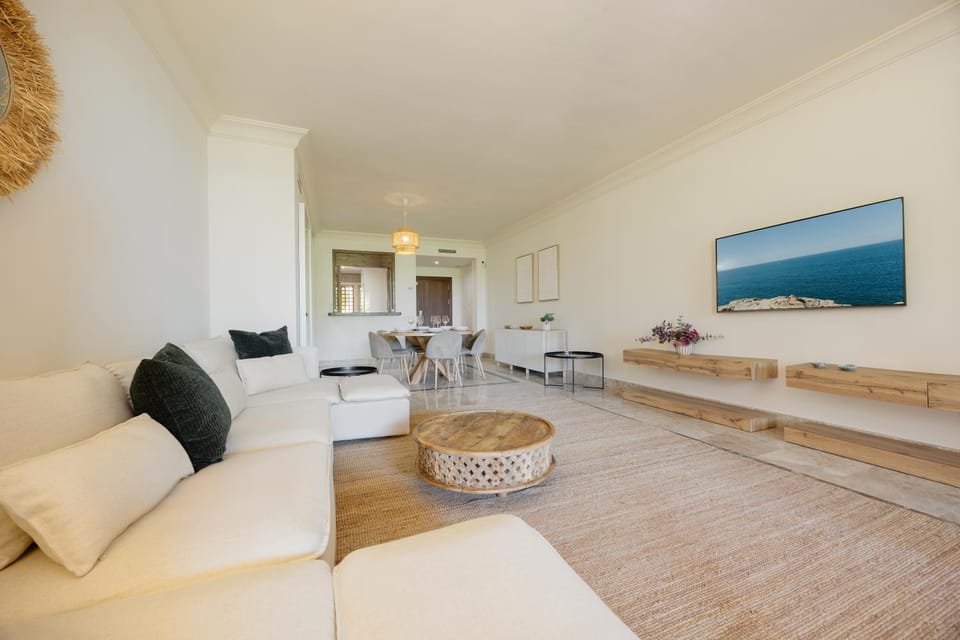 Communal lounge/ TV room, TV and multimedia, Living room, Seating area