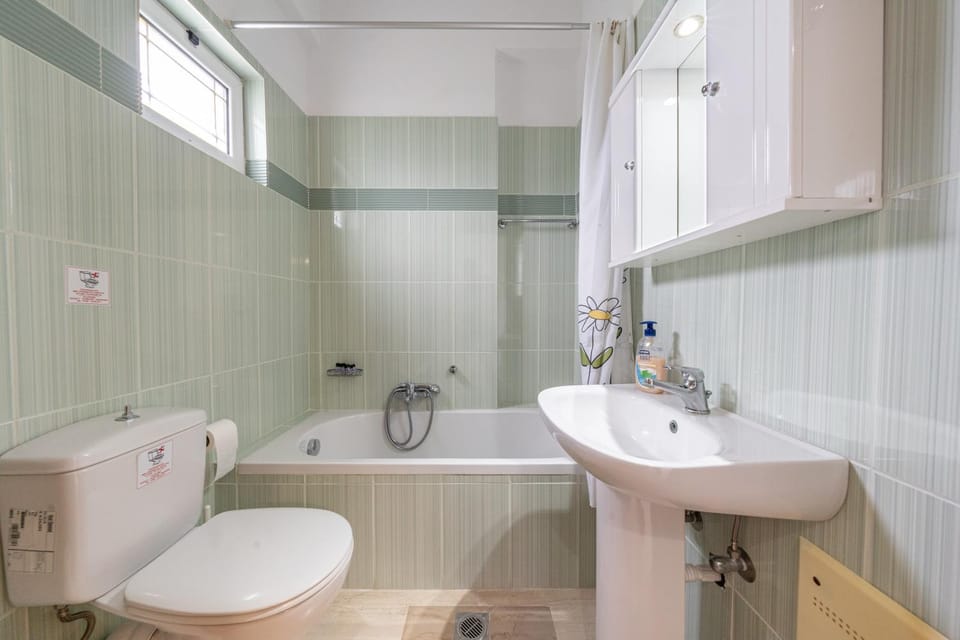 Bathroom, Living room