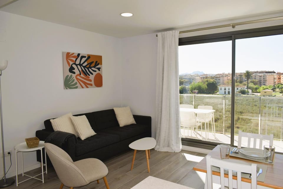 View (from property/room), Balcony/Terrace, Living room