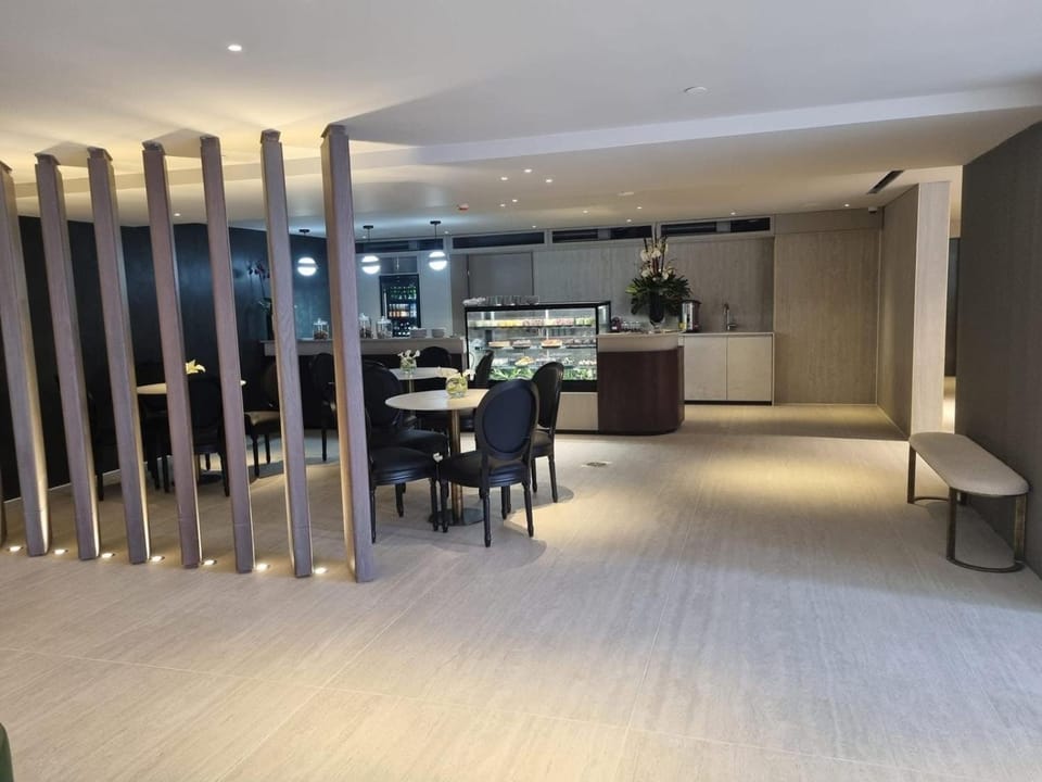 Restaurant/places to eat, Restaurant/places to eat