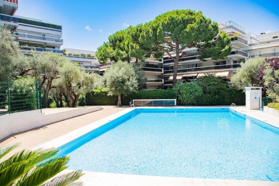 Beautiful vacation apartment - Swimming pool - Parking Apartment in Antibes