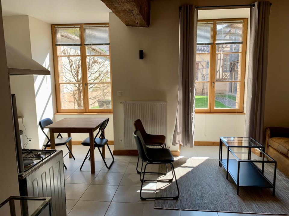 Living room, Dining area