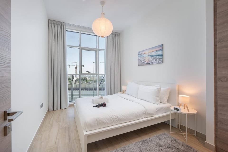 Free housekeeping visits during your stay - StayShort - Sleek 1 BR in Studio One Tower with Great Amenities Apartment in Dubai