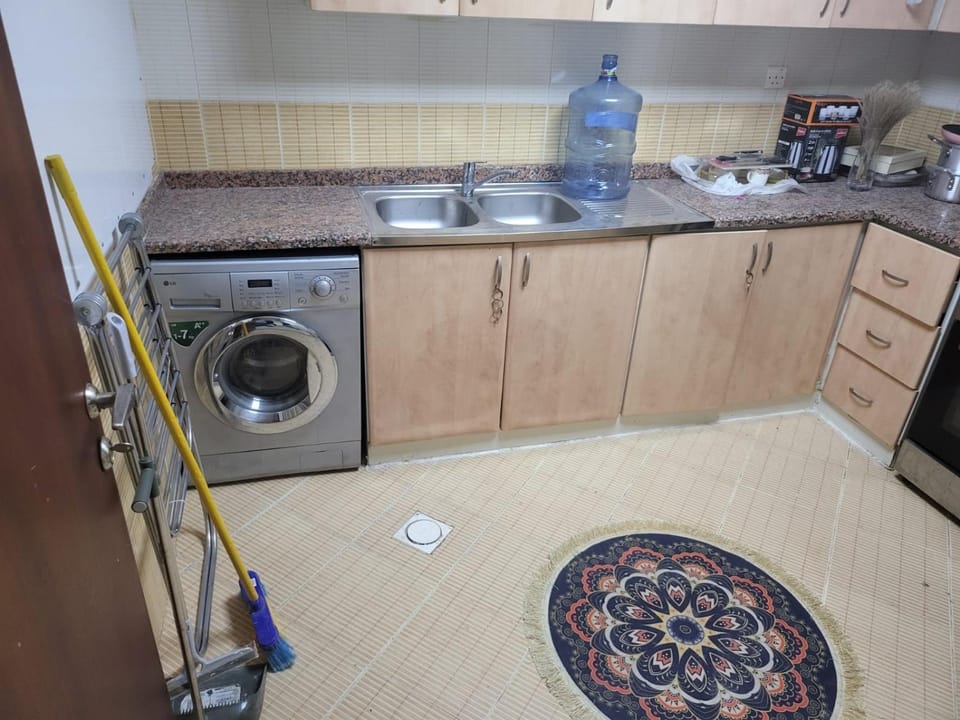 Canal Star 103 Apartment in Al Sharjah
