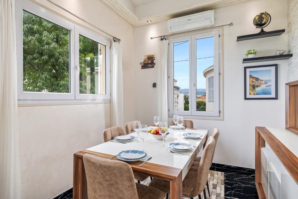 Villa Nissarda, Maison Niçoise avec vue mer, parking, à 5 minutes du port House in Nice