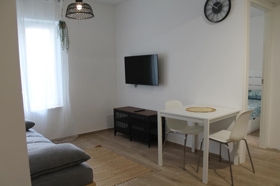 Communal lounge/ TV room, TV and multimedia, Living room, Seating area