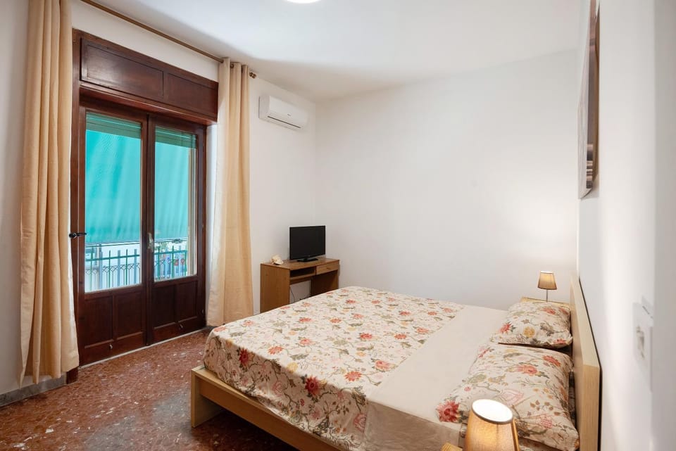 Property building, Living room, Bedroom