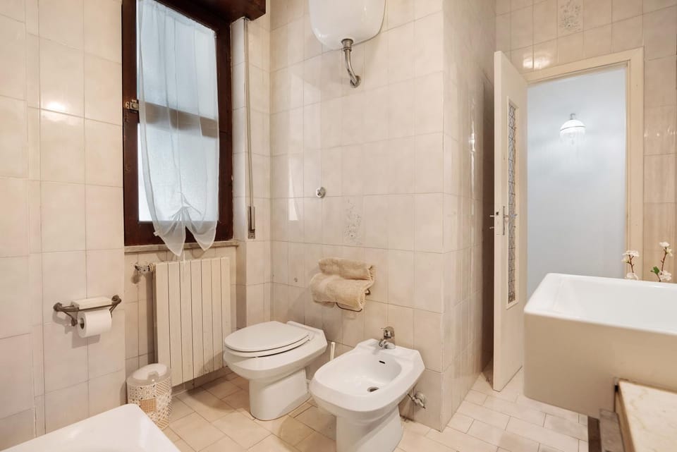 Bathroom, Living room