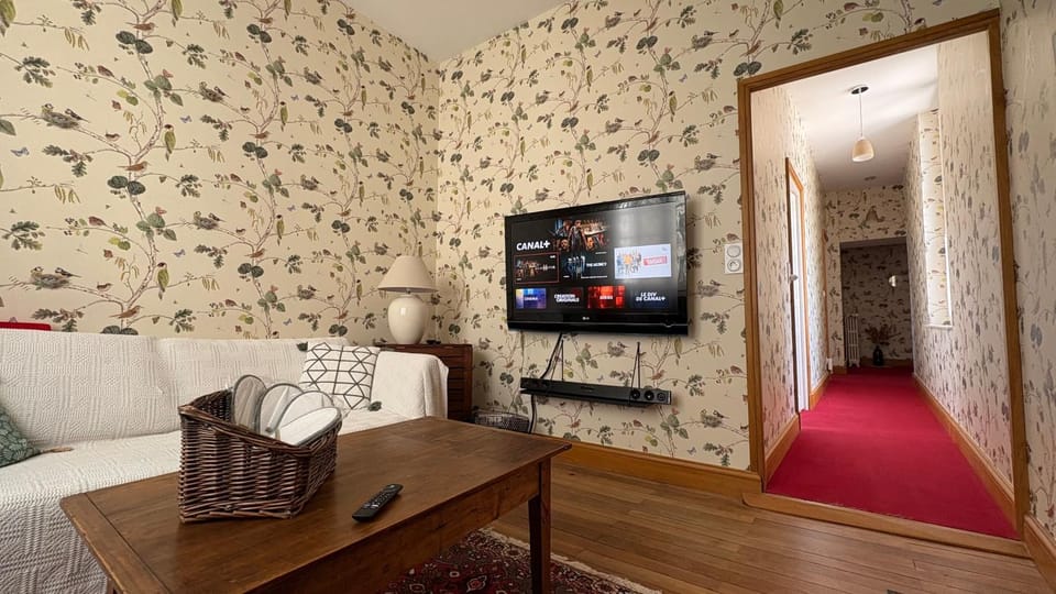 Communal lounge/ TV room, TV and multimedia