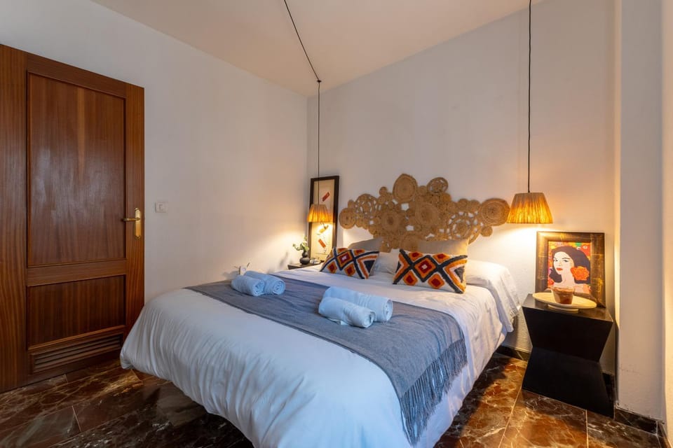 Bed, Photo of the whole room, Bedroom, heating, wardrobe, air conditioner