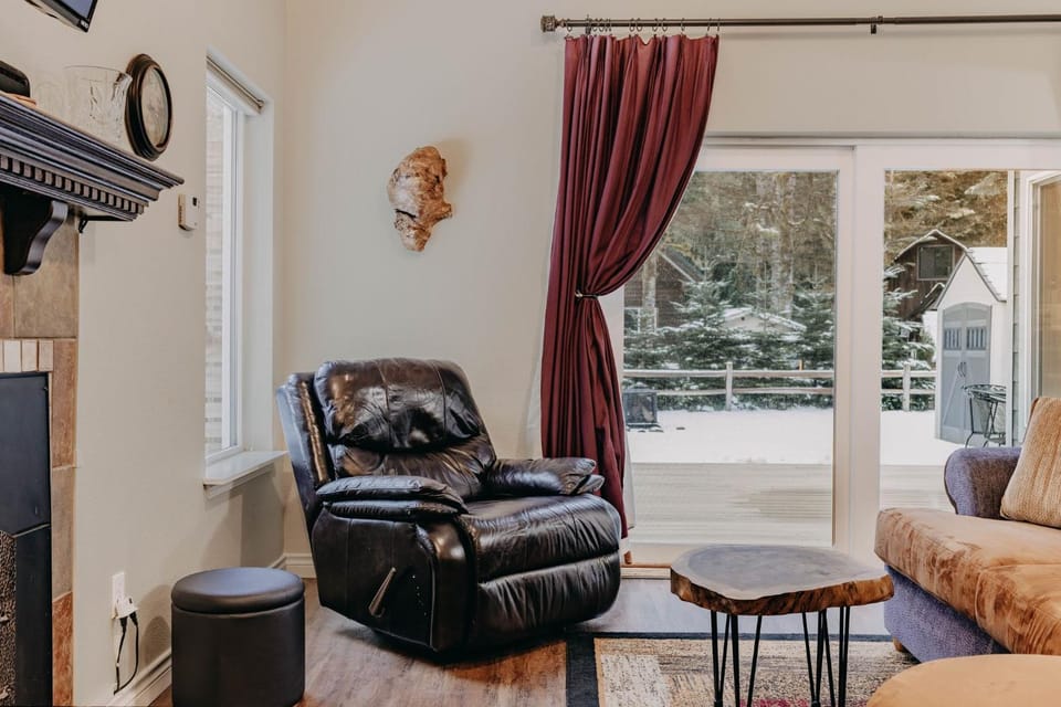 Day, Decorative detail